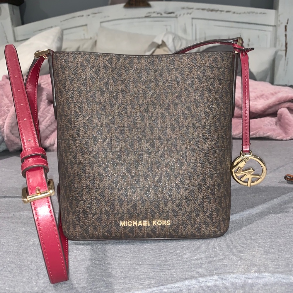 Michael Kors bucket purse